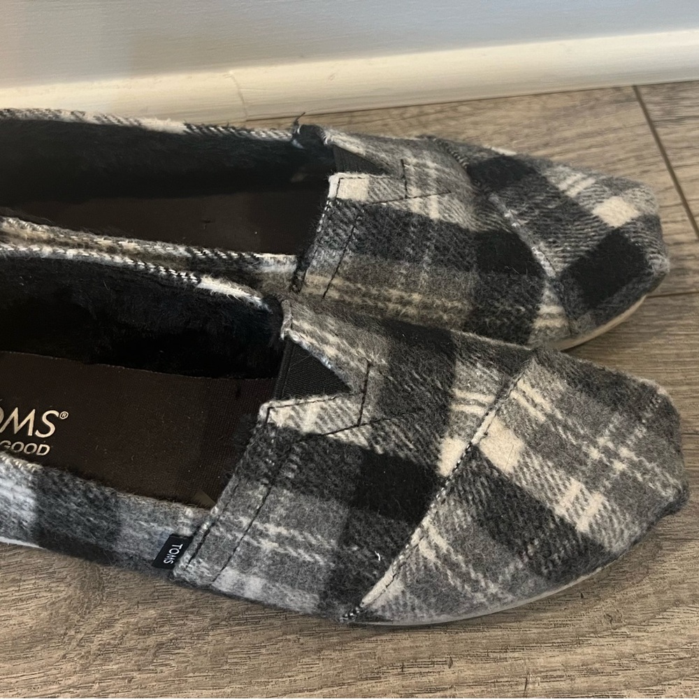 Toms Black and White Plaid Flats